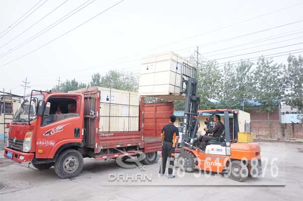 不銹鋼旋振篩裝車(chē)中 不銹鋼旋振篩裝車(chē)中