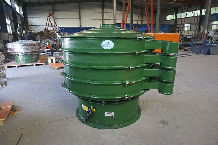 直徑1000mm振動篩主要采用的是碳鋼材質的直徑為1000mm的振動篩，對于層級用戶可根據自己的需求進行選擇。