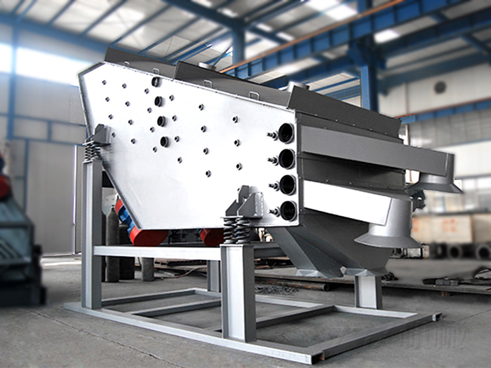 概率篩多用于礦場大型的篩分場地和一些比較較大，對設(shè)備破壞程度高的物料進行篩分。